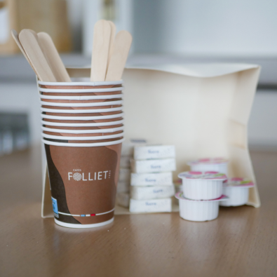 Kit café pour 10 personnes (gobelets, sucres, lait, touillet