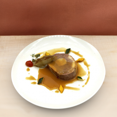 Tournedos de canard rôti, coeur de foie gras et sauce cassis
